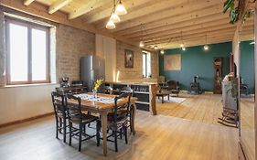 Appartement De Charme Dans Une Maison Isolee